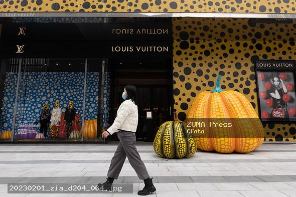 ZUMA Press - Image Search: Yayoi Kusama Squash Displayed at Louis Vuitton  Store in China